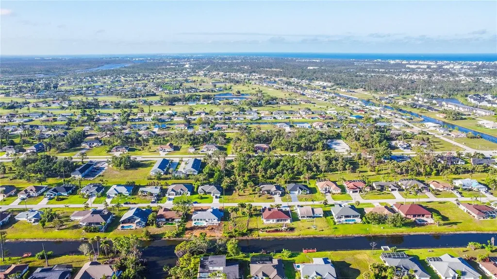 22 Mark Twain Lane Rotonda West FL 33947