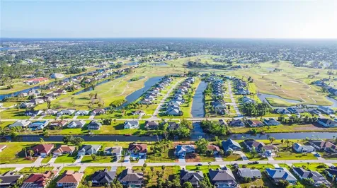 22 Mark Twain Lane Rotonda West FL 33947