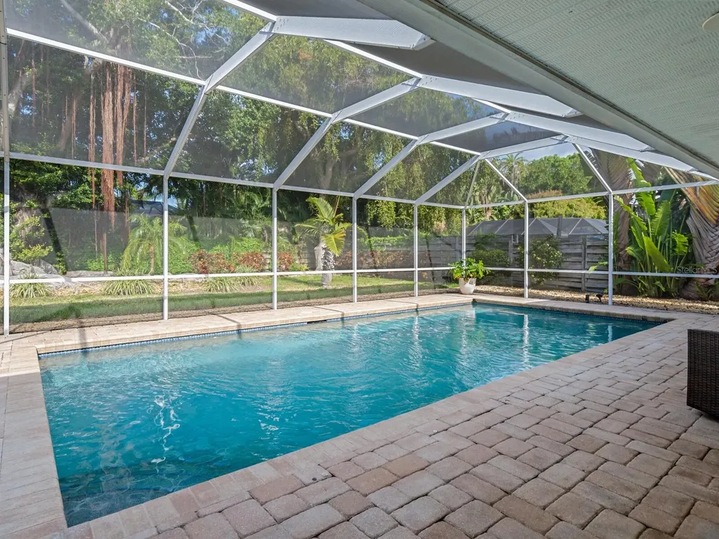606 Owl Way Sarasota FL 34236