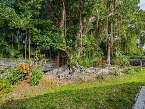 606 Owl Way Sarasota FL 34236