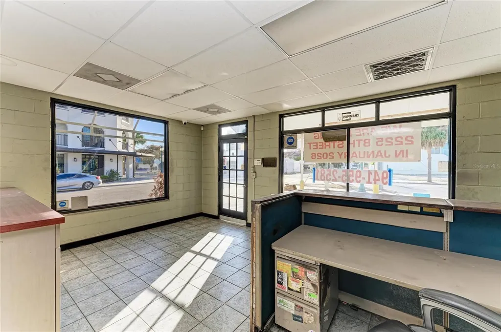 400 W Central Avenue Sarasota FL 34236