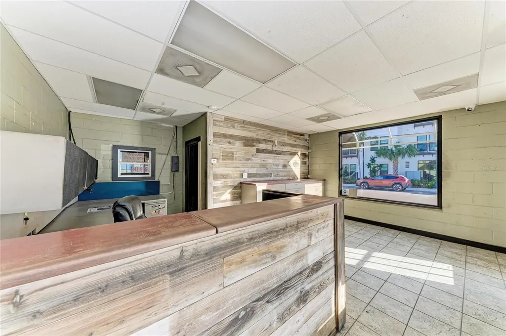 400 W Central Avenue Sarasota FL 34236