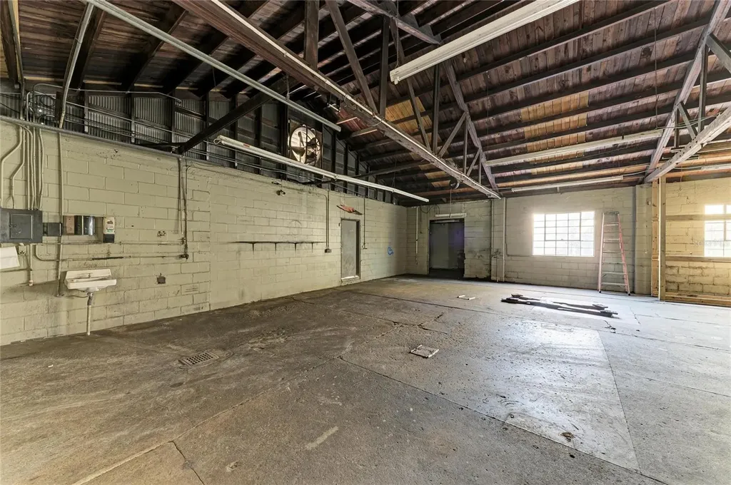400 W Central Avenue Sarasota FL 34236