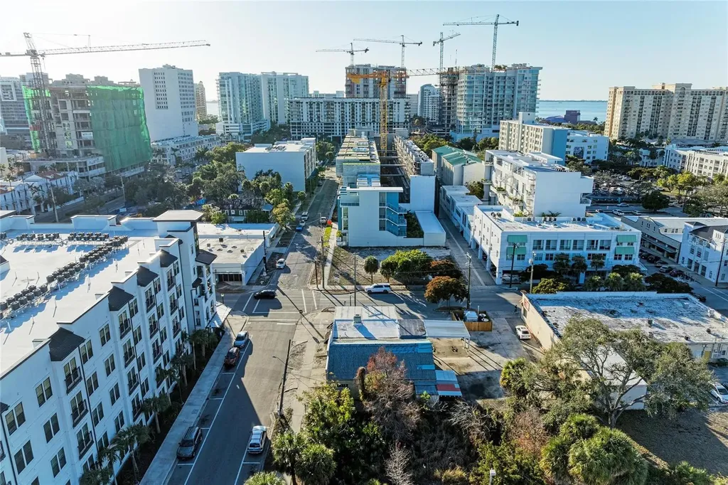400 W Central Avenue Sarasota FL 34236