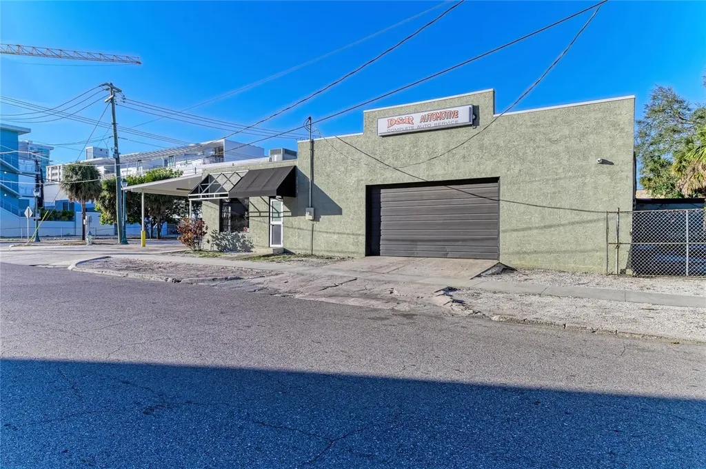 400 W Central Avenue Sarasota FL 34236