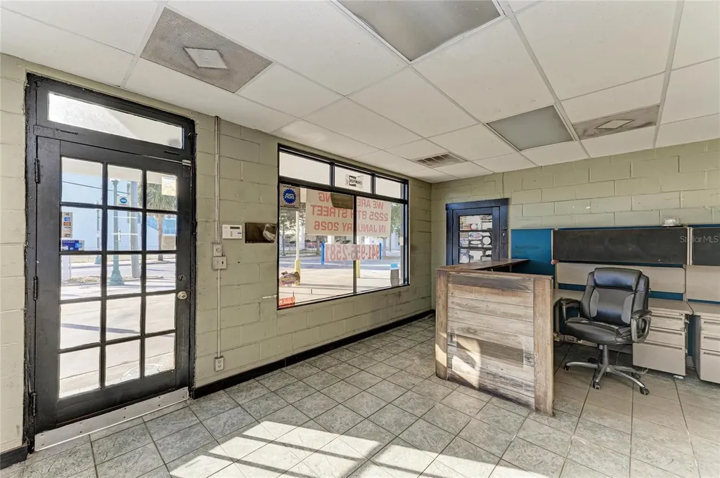 400 W Central Avenue Sarasota FL 34236