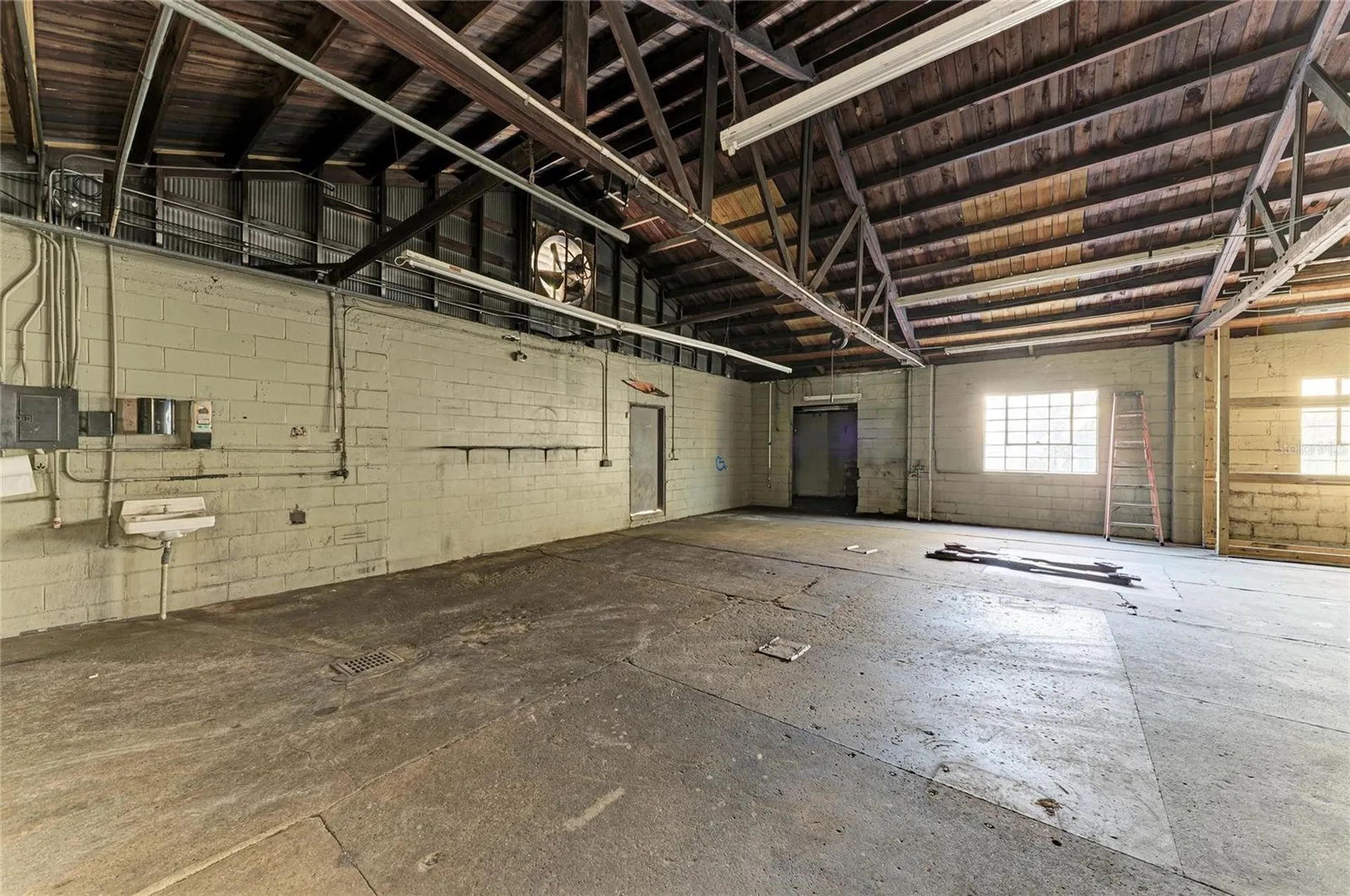 400 W Central Avenue Sarasota FL 34236