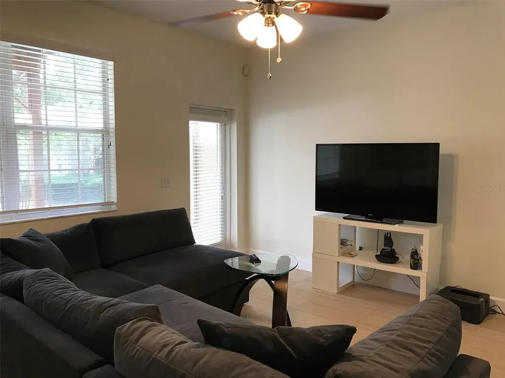 2915 Pointeview Tampa FL 33611