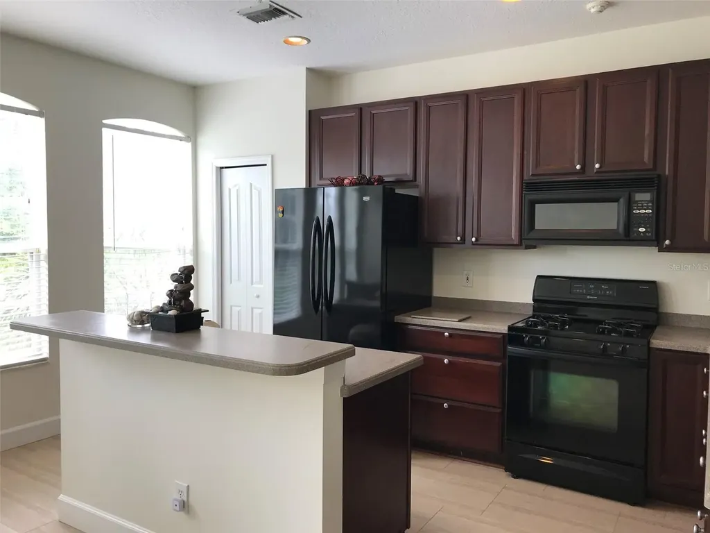 2915 Pointeview Tampa FL 33611