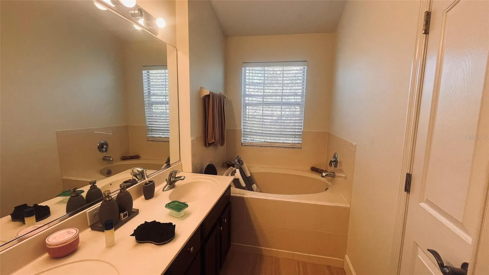 2915 Pointeview Tampa FL 33611