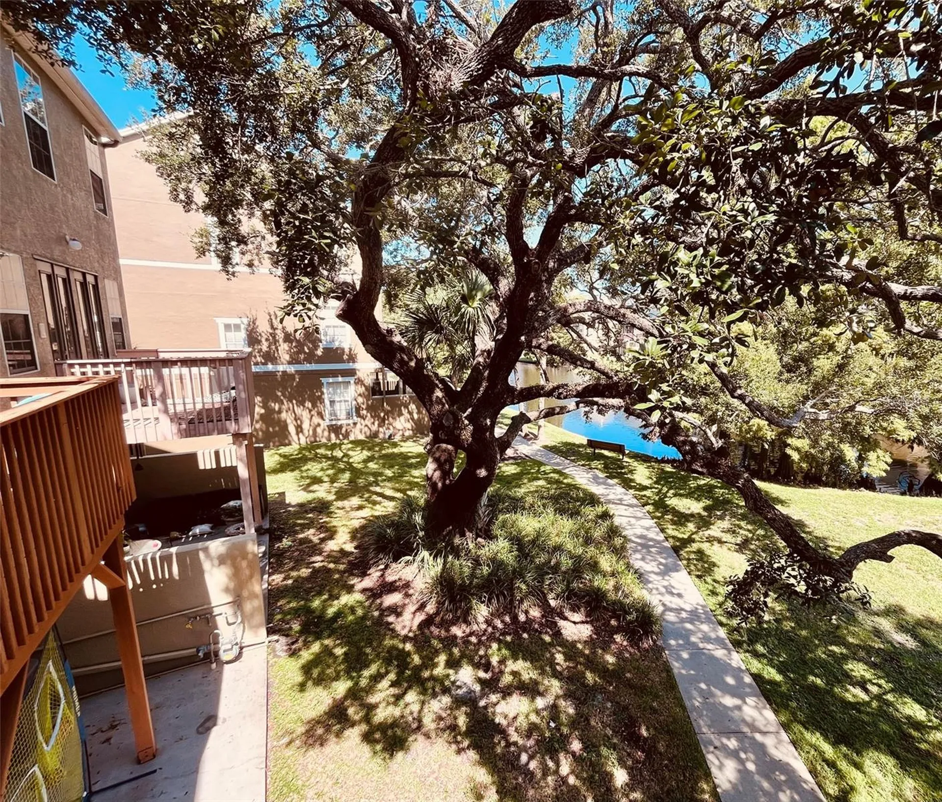 2915 Pointeview Tampa FL 33611