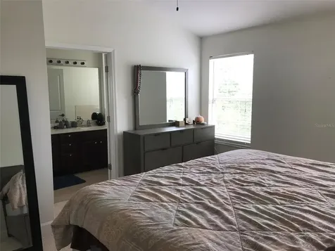 2915 Pointeview Tampa FL 33611