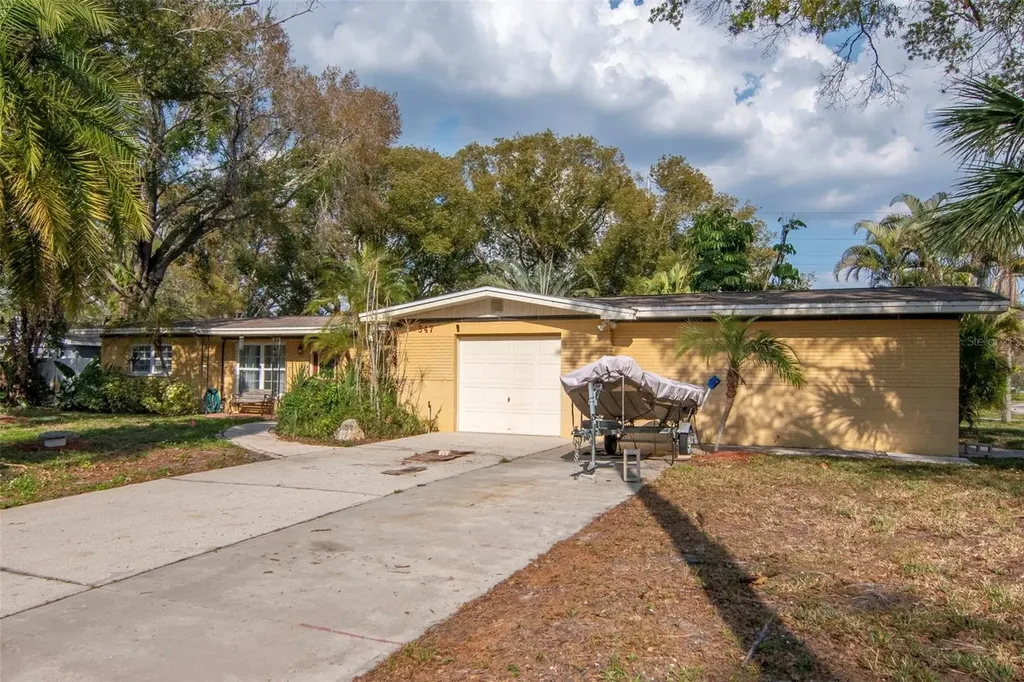 347 Country Club Drive Oldsmar FL 34677
