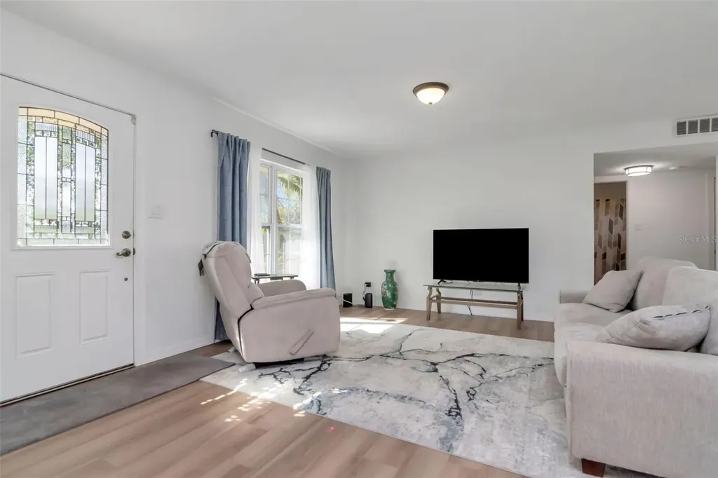 347 Country Club Drive Oldsmar FL 34677