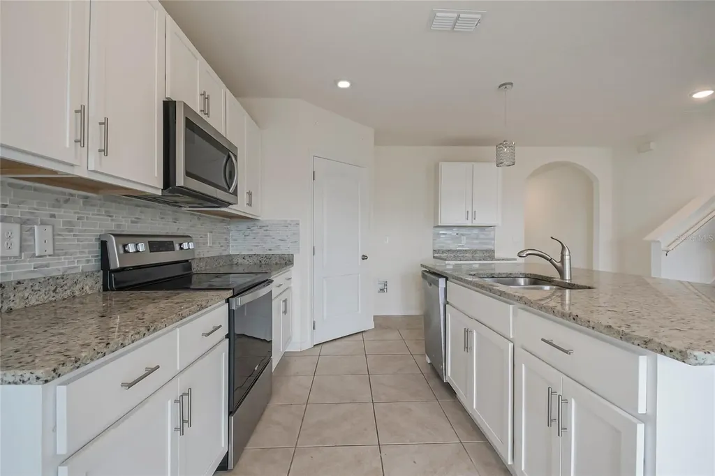 2340 Canyon Oak Drive Davenport FL 33837
