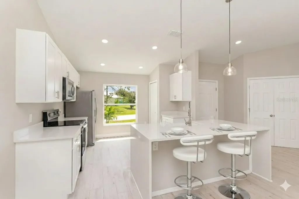 466 Tunis Road SW Palm Bay FL 32908