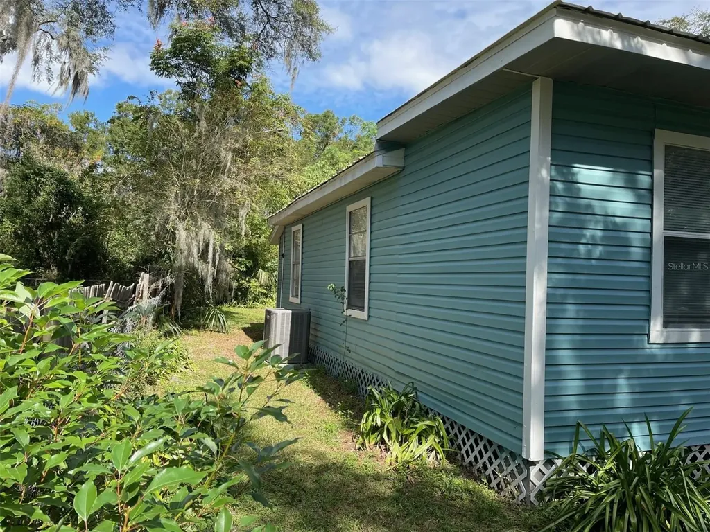 2211 SW 1st Street Ocala FL 34475