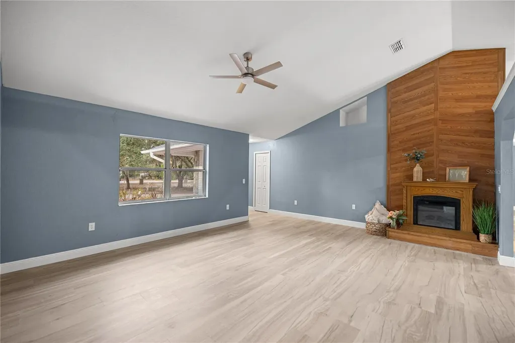 5145 SE 189th Terrace Ocklawaha FL 32179