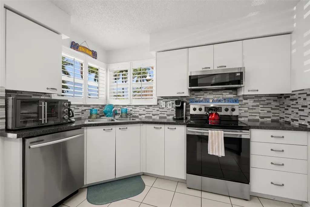 6191 Bahia Del Mar S St Petersburg FL 33715