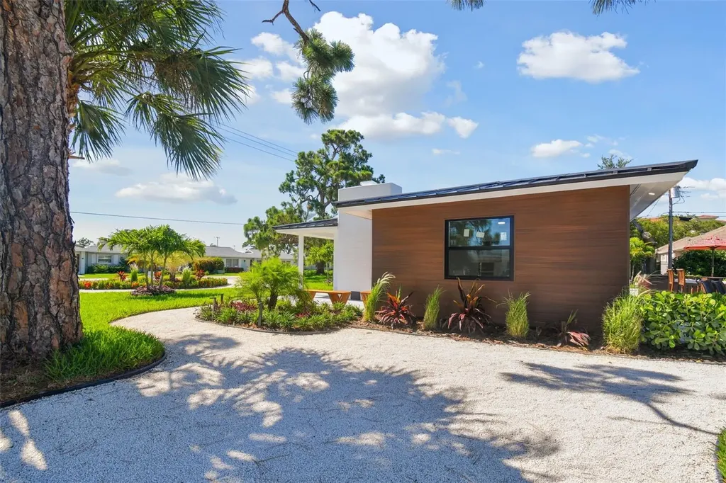 301 Aurora Street E Venice FL 34285