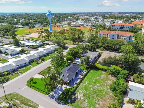 301 Aurora Street E Venice FL 34285