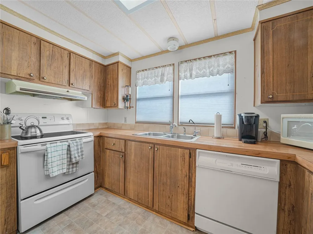 1679 Foxway Drive Lakeland FL 33810