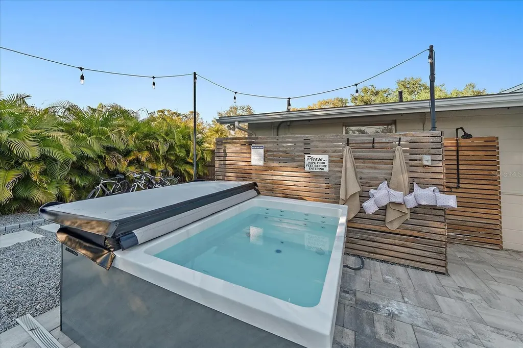 2438 Wisteria Street Sarasota FL 34239