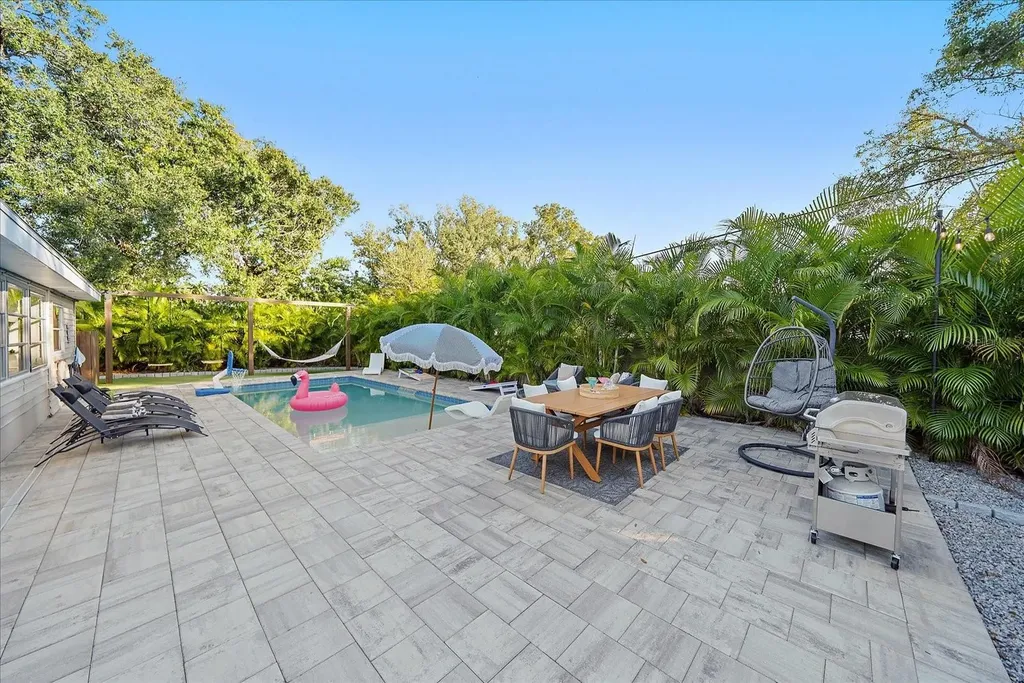 2438 Wisteria Street Sarasota FL 34239