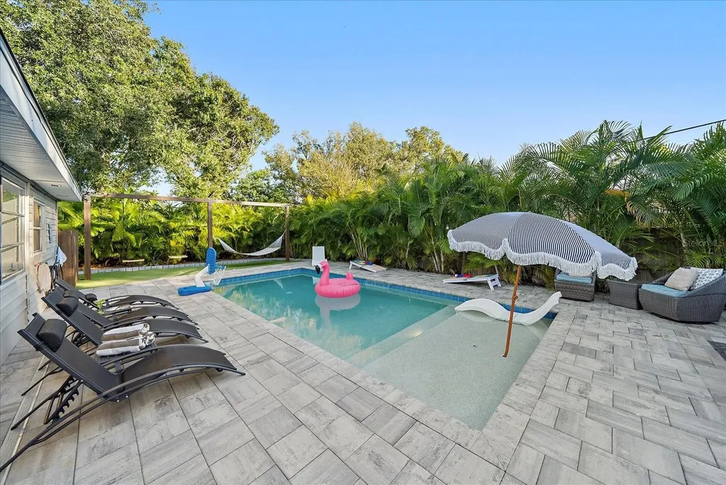 2438 Wisteria Street Sarasota FL 34239