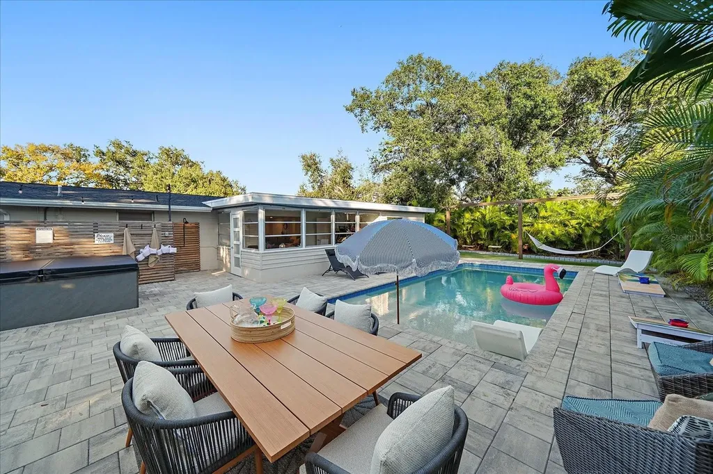 2438 Wisteria Street Sarasota FL 34239
