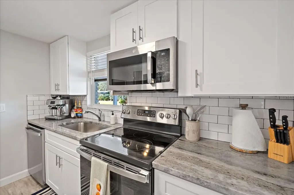 2438 Wisteria Street Sarasota FL 34239