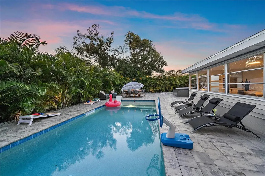 2438 Wisteria Street Sarasota FL 34239