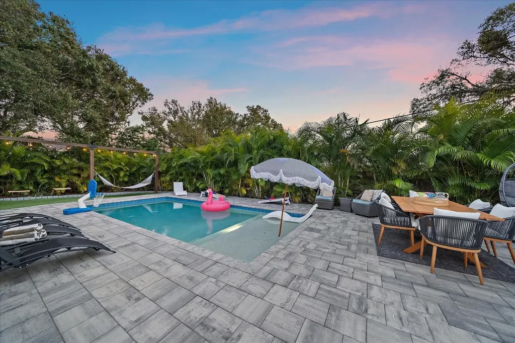 2438 Wisteria Street Sarasota FL 34239