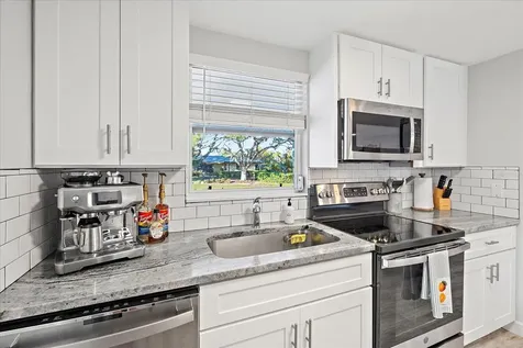 2438 Wisteria Street Sarasota FL 34239