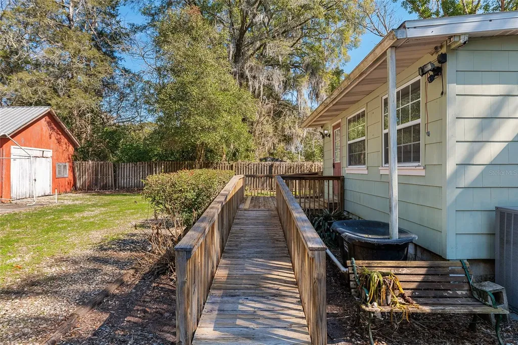 20707 Park Avenue Dunnellon FL 34431