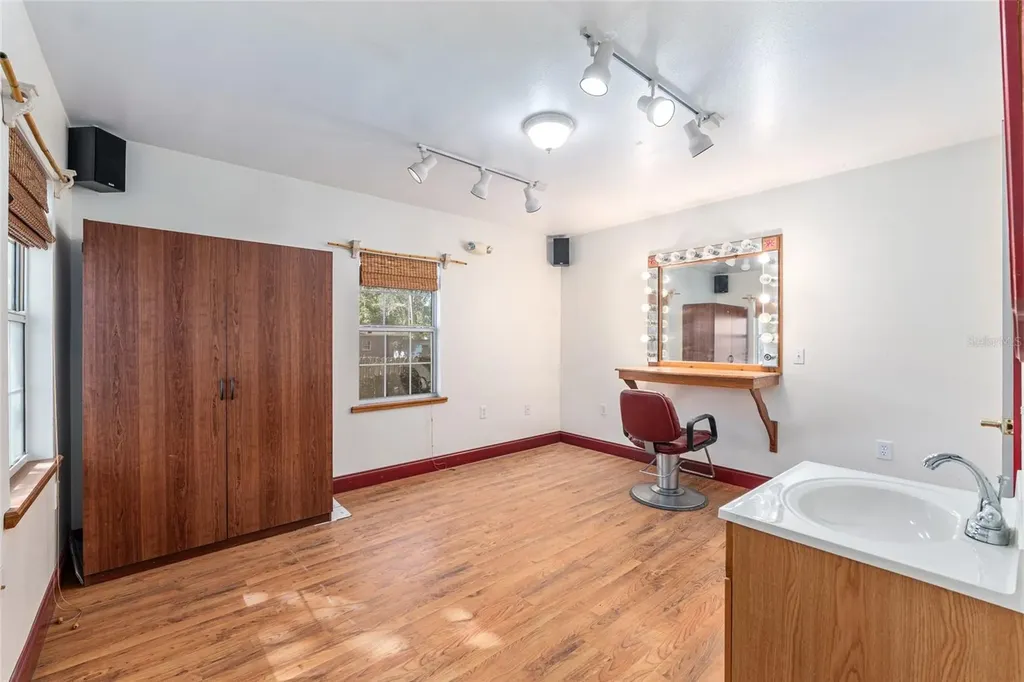 20707 Park Avenue Dunnellon FL 34431