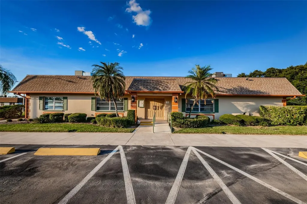 8315 Burgundy Drive N Pinellas Park FL 33781