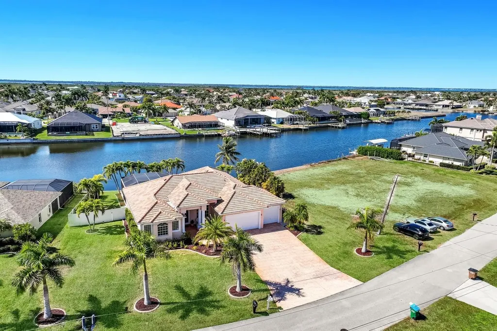 3106 SW 26th Court Cape Coral FL 33914
