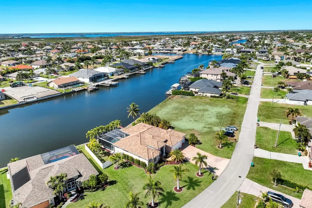 3106 SW 26th Court Cape Coral FL 33914