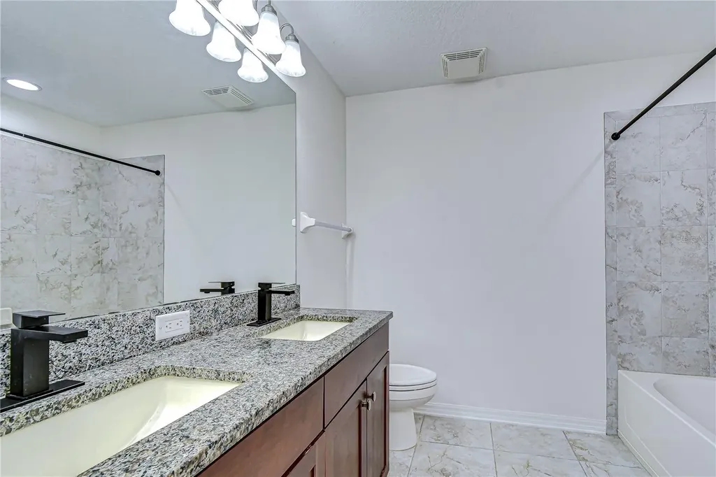4736 Woods Landing Lane Tampa FL 33619