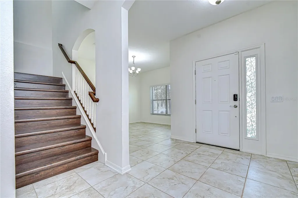 4736 Woods Landing Lane Tampa FL 33619