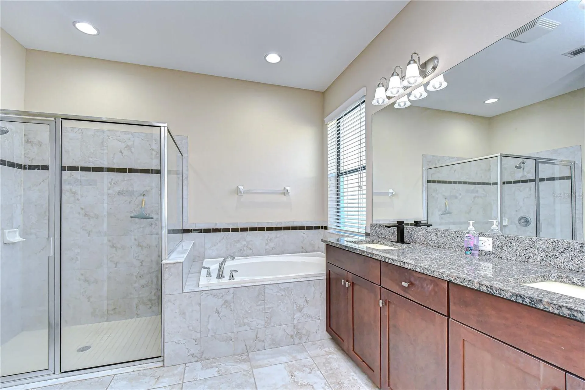 4736 Woods Landing Lane Tampa FL 33619