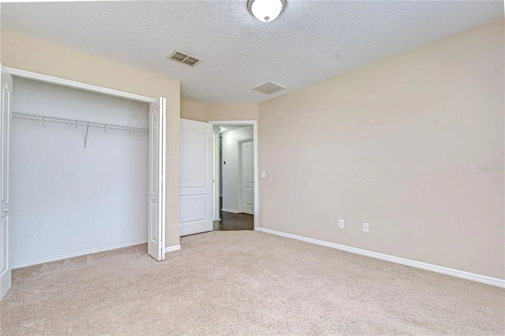 4736 Woods Landing Lane Tampa FL 33619