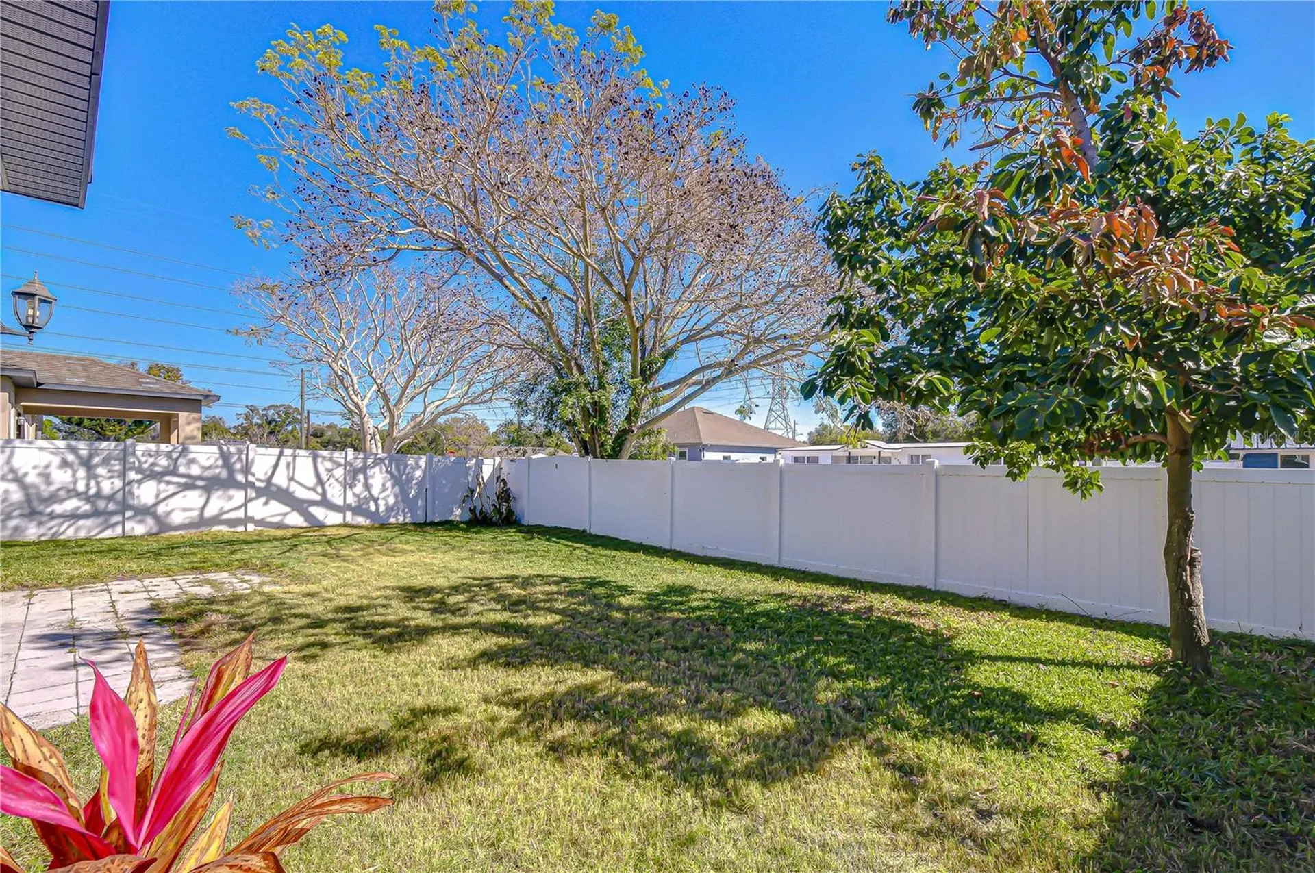 4736 Woods Landing Lane Tampa FL 33619
