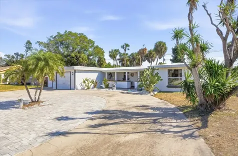 6035 Hopkins Drive N Bradenton FL 34207