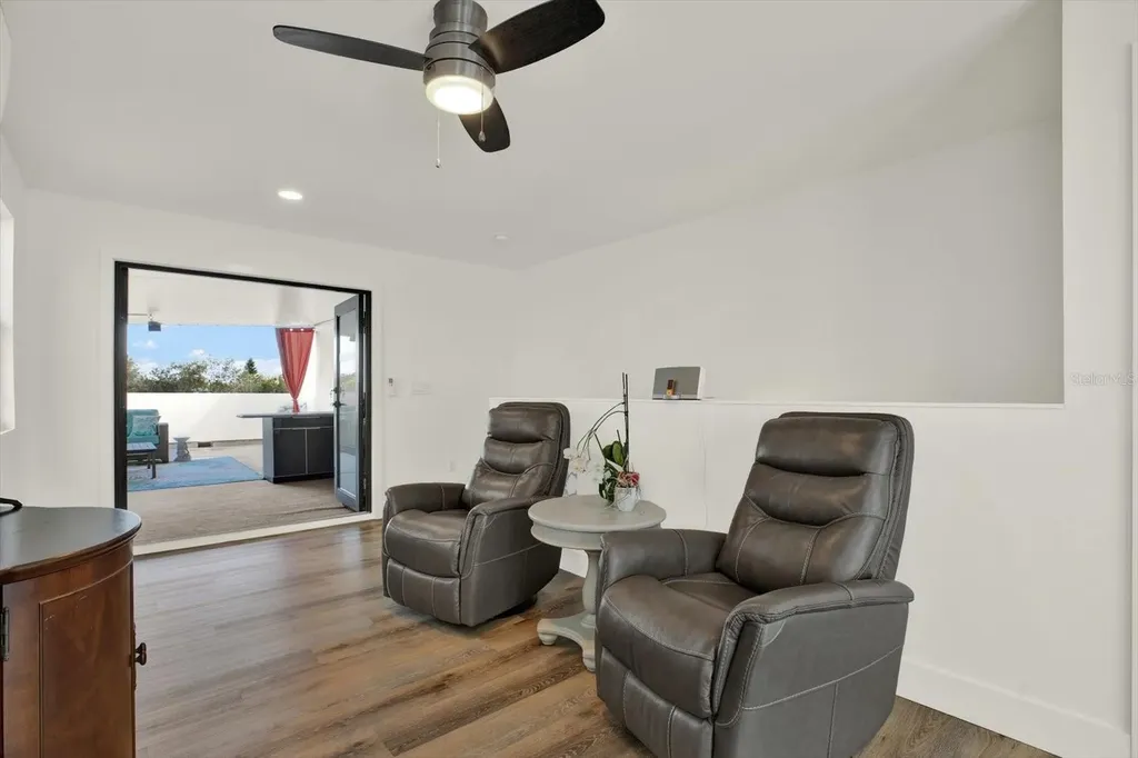 6203 64th Way N Pinellas Park FL 33781