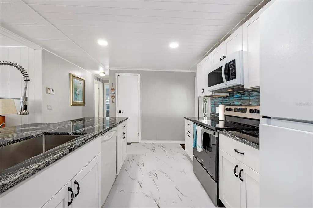 2100 Kings Highway Port Charlotte FL 33980