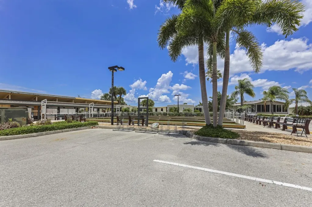 2100 Kings Highway Port Charlotte FL 33980