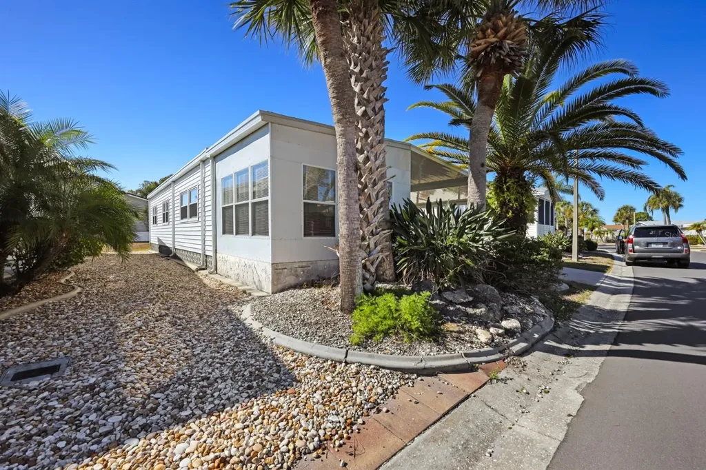 2100 Kings Highway Port Charlotte FL 33980