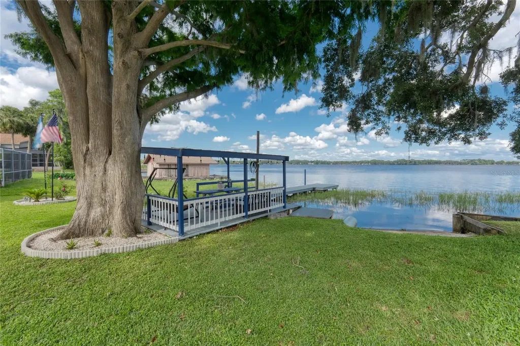 297 Lakeview Drive Tarpon Springs FL 34689